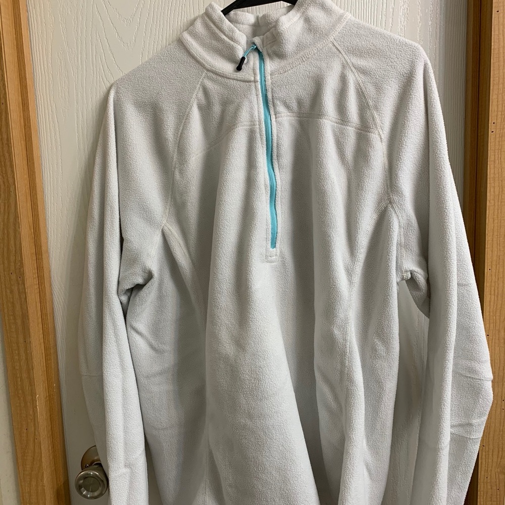 White Eddie Bauer Sweatshirt